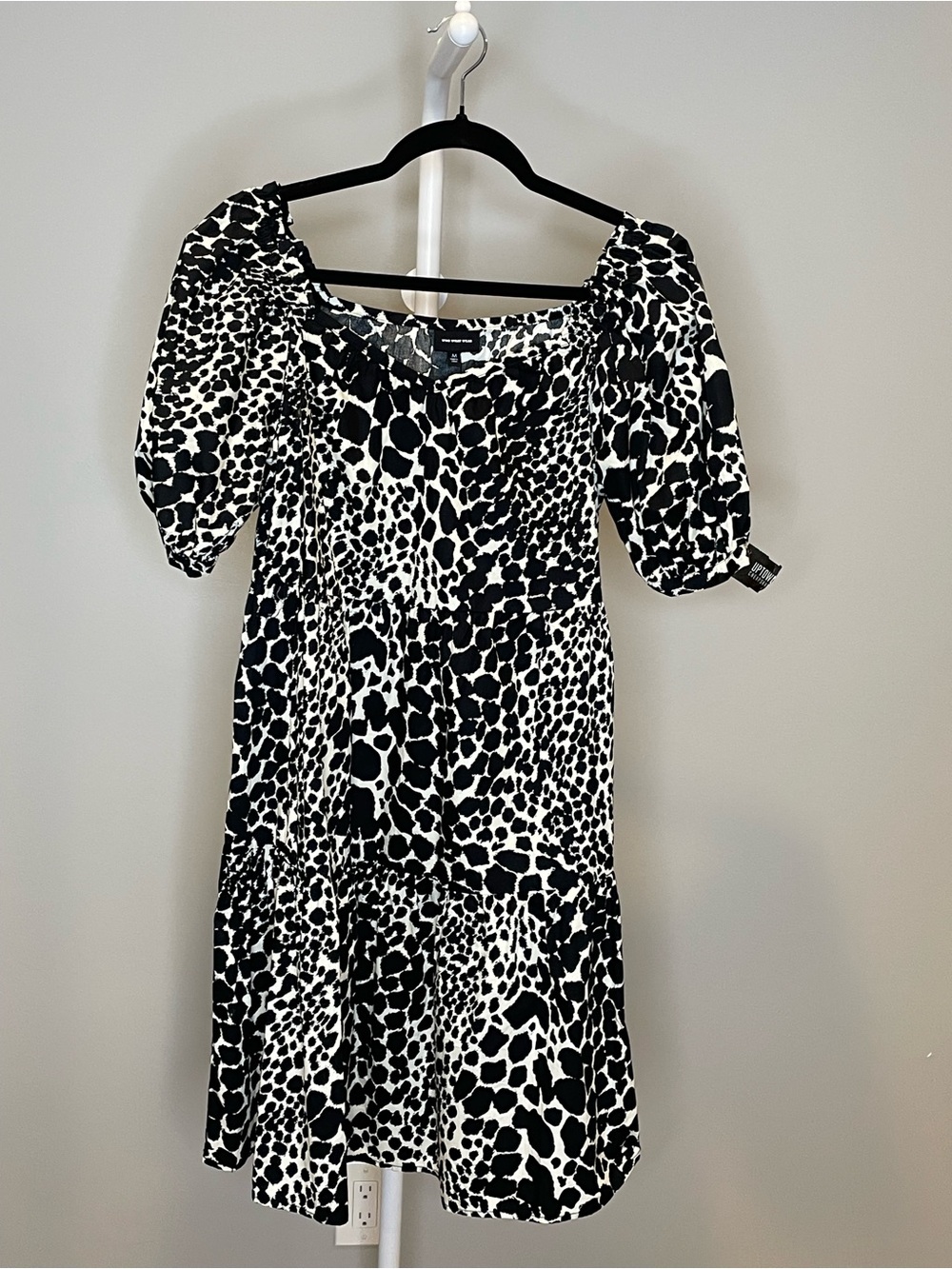 Who What Wear Black & White Animal Print Puff-Sleeve Dress - Medium NWOT